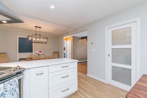 2 Chipman Rd, Beverly, MA 01915 photo 8