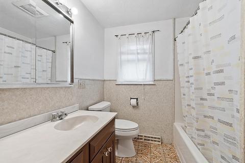 1319 Sumner Ave, Springfield, MA 01118 photo 10