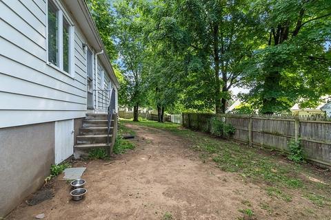 1319 Sumner Ave, Springfield, MA 01118 photo 29