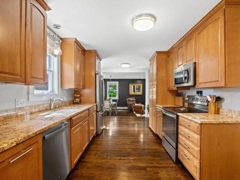 327 Plain, Millis, MA 02054 photo 10