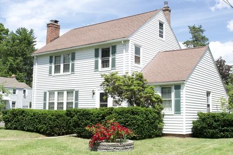 69 Bangor St, Springfield, MA 01118 photo 1