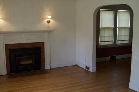 69 Bangor St, Springfield, MA 01118 photo 5