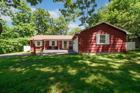 199 Forest Hills Rd, Springfield, MA 01128 photo 2