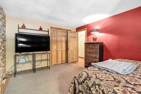 199 Forest Hills Rd, Springfield, MA 01128 photo 16
