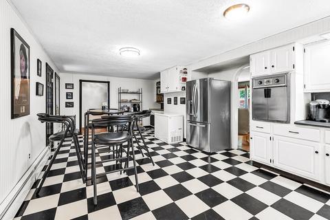 199 Forest Hills Rd, Springfield, MA 01128 photo 4
