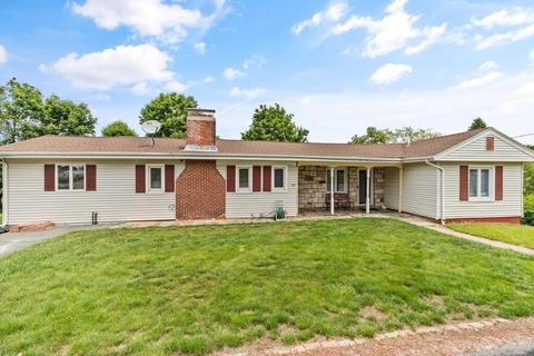 45 Marsh Ave, Worcester, MA 01605 photo 2