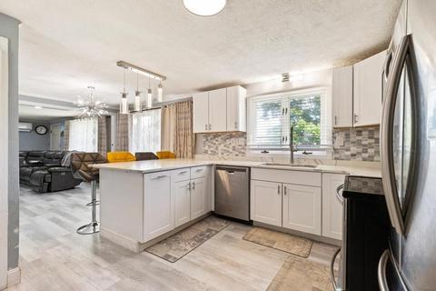 45 Marsh Ave, Worcester, MA 01605 photo 11