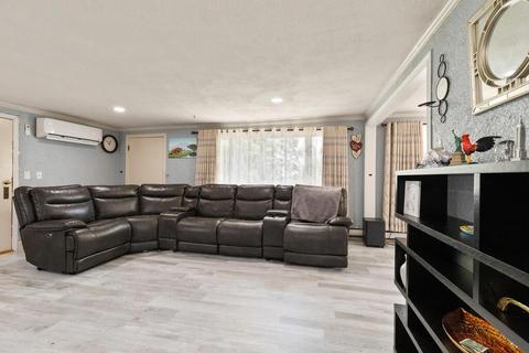 45 Marsh Ave, Worcester, MA 01605 photo 6
