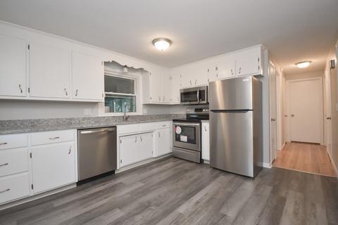 126 Clement St, Springfield, MA 01118 photo 2