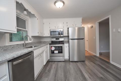 126 Clement St, Springfield, MA 01118 photo 4