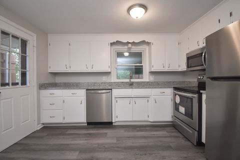 126 Clement St, Springfield, MA 01118 photo 3