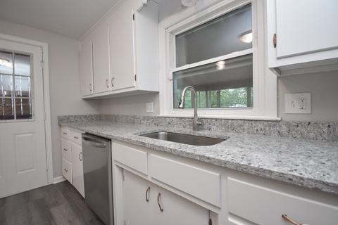 126 Clement St, Springfield, MA 01118 photo 6