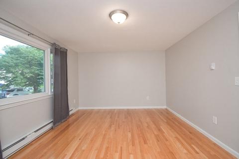 126 Clement St, Springfield, MA 01118 photo 9