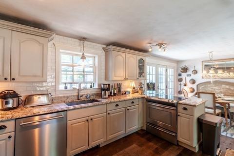 5 Auburn St, Danvers, MA 01923 photo 7