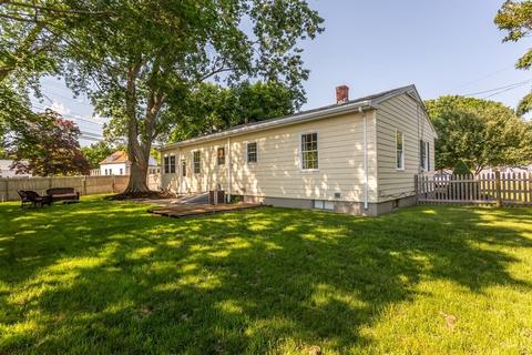 2 Hamlet St, Fairhaven, MA 02719 photo 2