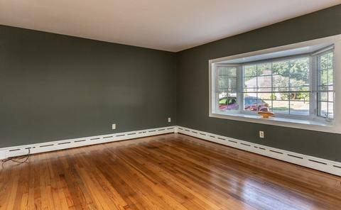 2 Hamlet St, Fairhaven, MA 02719 photo 5