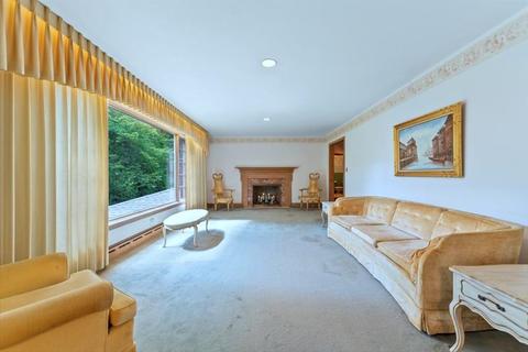 66 Chalmers St, Springfield, MA 01118 photo 4