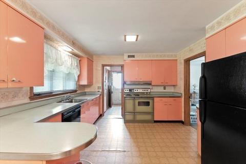 66 Chalmers St, Springfield, MA 01118 photo 9