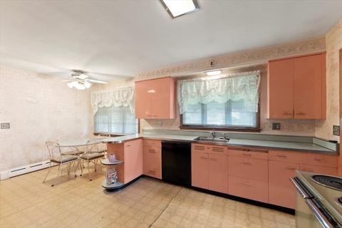 66 Chalmers St, Springfield, MA 01118 photo 11