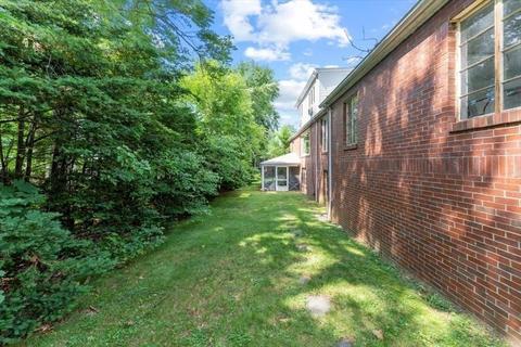 66 Chalmers St, Springfield, MA 01118 photo 32