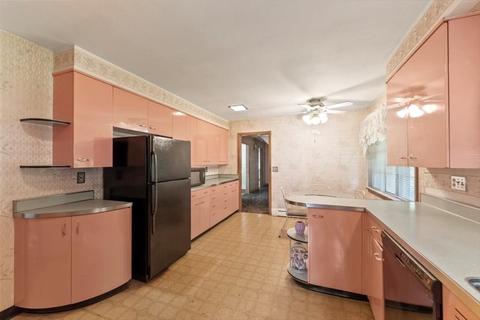 66 Chalmers St, Springfield, MA 01118 photo 10