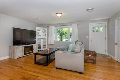 8 Edith Rd, Framingham, MA 01701 photo 4