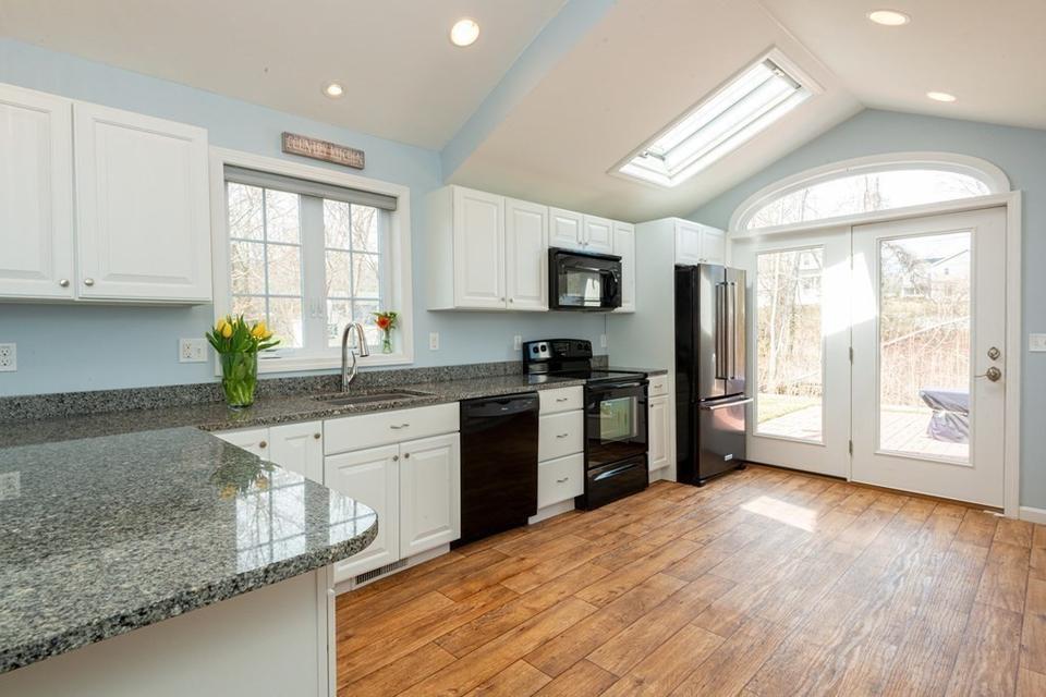  19 Woodland Dr, Littleton, MA 01460 photo 8