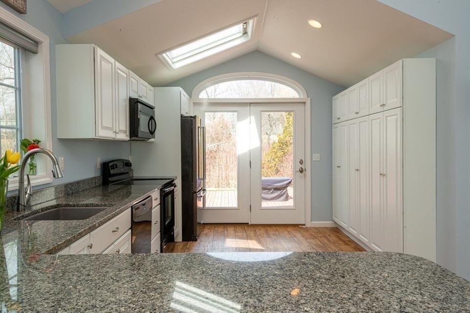  19 Woodland Dr, Littleton, MA 01460 photo 10