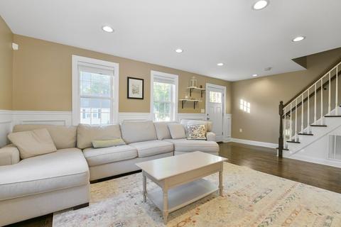 215 Washington St, Reading, MA 01867 photo 7