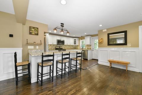 215 Washington St, Reading, MA 01867 photo 5