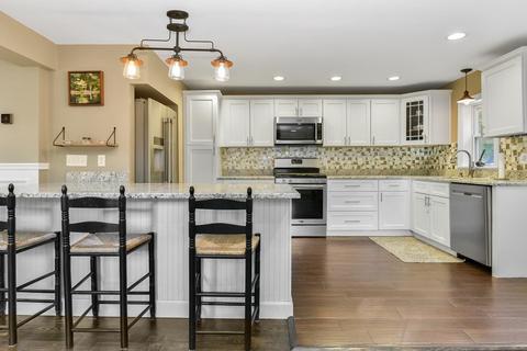 215 Washington St, Reading, MA 01867 photo 3