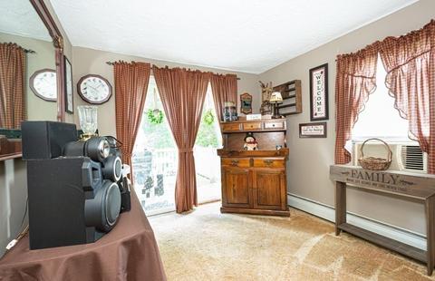 11 Willow St, Worcester, MA 01603 photo 9