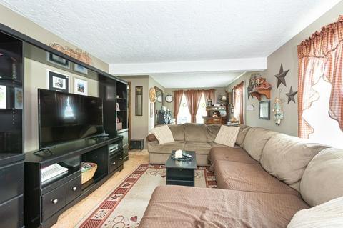 11 Willow St, Worcester, MA 01603 photo 7