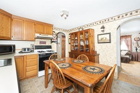 11 Willow St, Worcester, MA 01603 photo 12