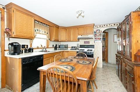 11 Willow St, Worcester, MA 01603 photo 14