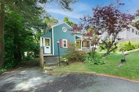 11 Willow St, Worcester, MA 01603 photo 3
