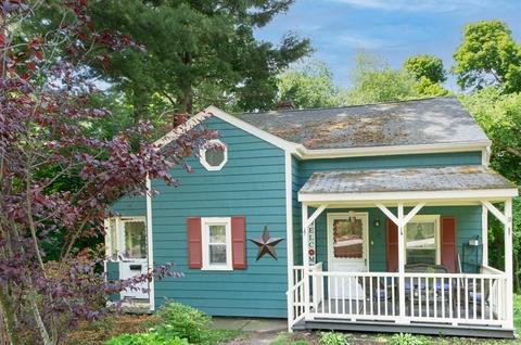 11 Willow St, Worcester, MA 01603 photo 2