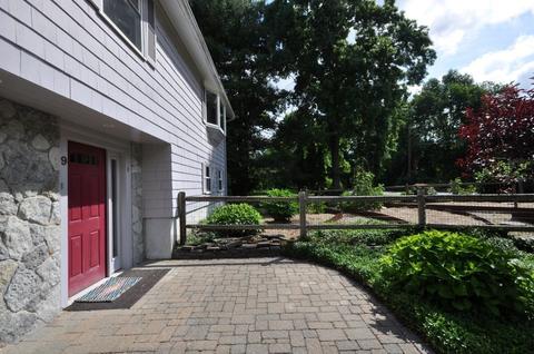 9 Pond View Dr, Acton, MA 01720 photo 2