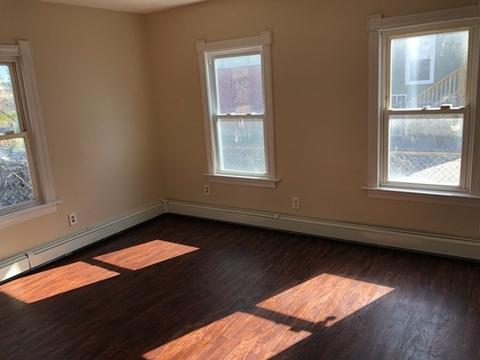 19 Lodi St, Worcester, MA 01608 photo 4