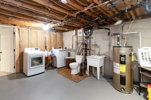 14 Perry St, Chicopee, MA 01013 photo 23
