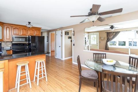 14 Perry St, Chicopee, MA 01013 photo 7