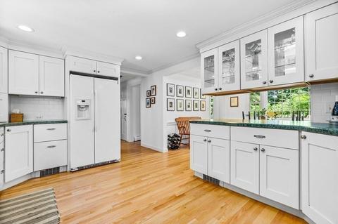 7 W Pine Dr, Walpole, MA 02081 photo 5