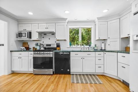 7 W Pine Dr, Walpole, MA 02081 photo 3