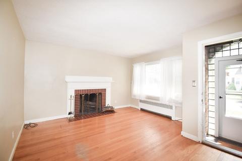 74 Ashbrook St, Springfield, MA 01118 photo 5