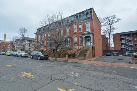 70 Temple St #3, Springfield, MA 01105 photo 2