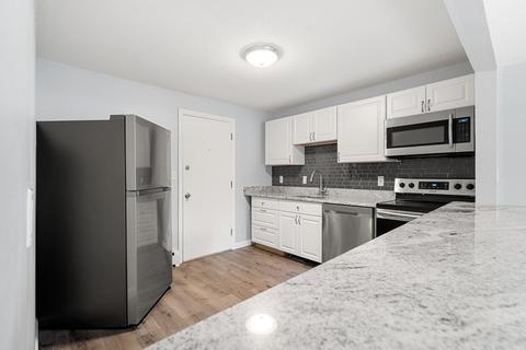 194 Pine St #B6, Danvers, MA 01923 photo 2
