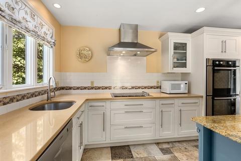 209 E Central St, Natick, MA 01760 photo 5