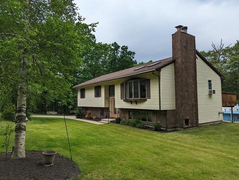 127 Douglas Rd, Webster, MA 01570 photo 3