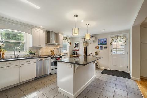 234 Massasoit Rd, Worcester, MA 01604 photo 6