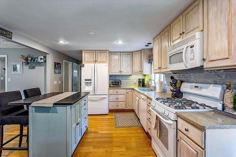 10 Lowry Rd, Framingham, MA 01701 photo 5